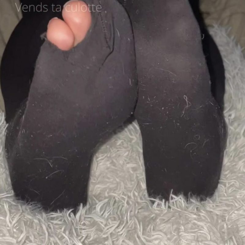 Admire mes collants troués