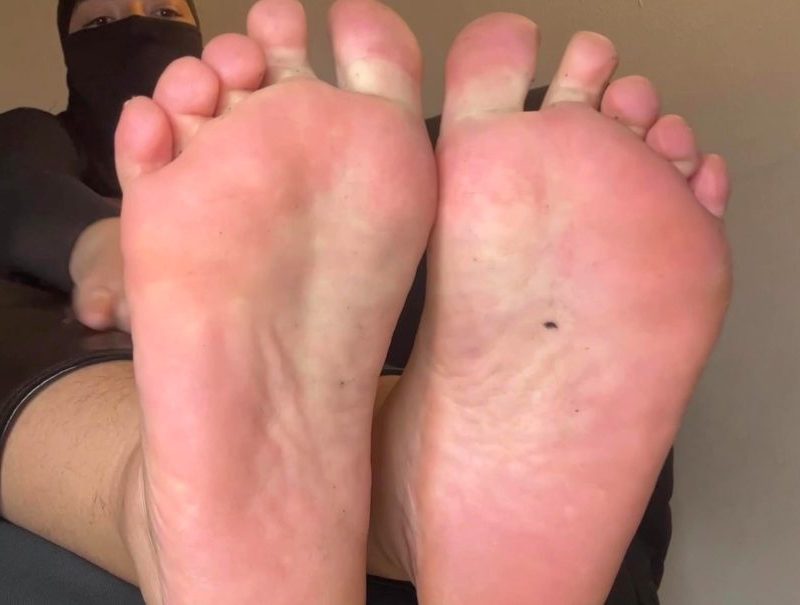 Jouis sur mes plantes de pieds