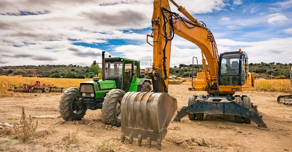 4 ADVANTAGES OF BUYING USED CONSTRUCTION EQUIPMENT