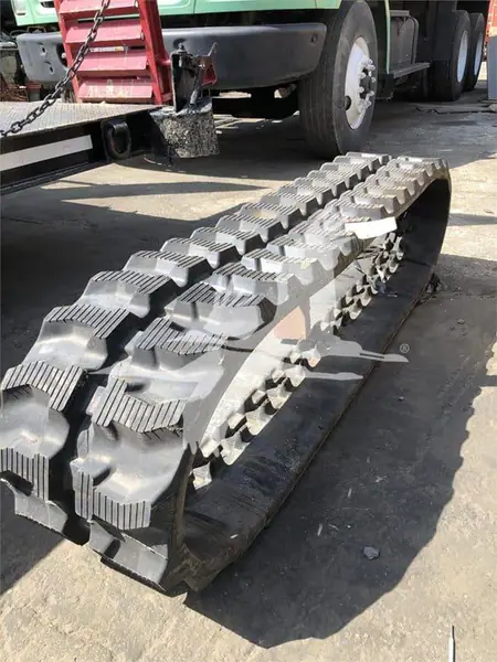 2025 Rubber Tracks SIZE 320 X 100 X37 CA04192020CL
