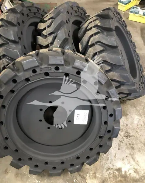 2025 Tires BOBCAT 33 X 12-20 CA04022021CL