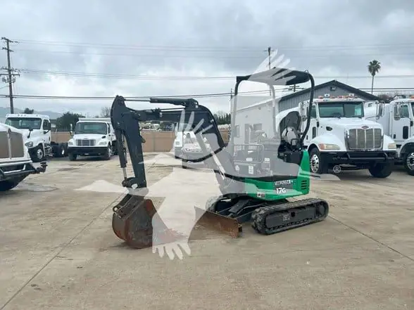 2018 DEERE 17G CA07302025CL