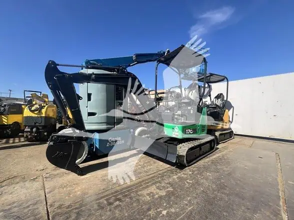 2017 DEERE 17G CA11132024CL