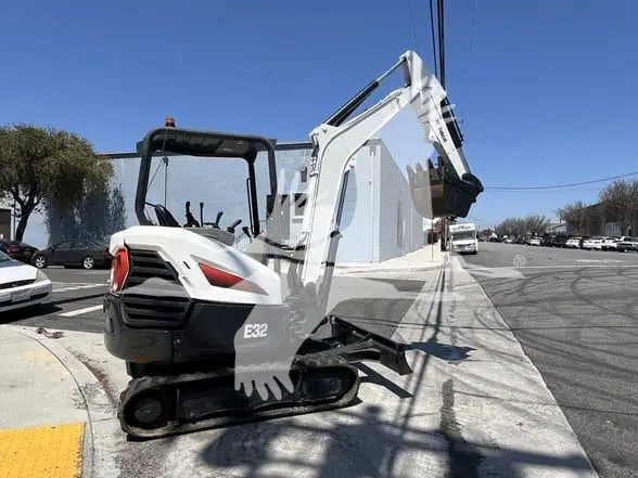 2017 BOBCAT E32i CA04122025CL