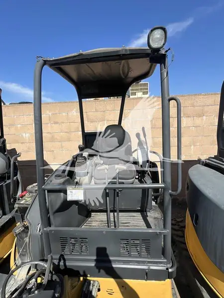 2014 DEERE 27D CA03012025CL