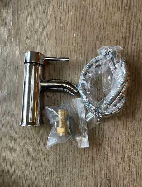 Silver Faucets 