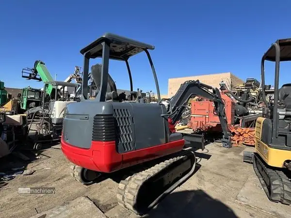 TAKEUCHI TB125 