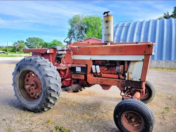 Farmall 766 "Reduced"