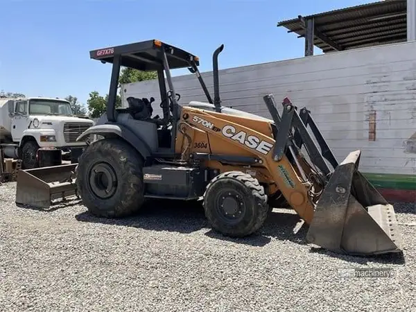 2017 CASE 570N EP 