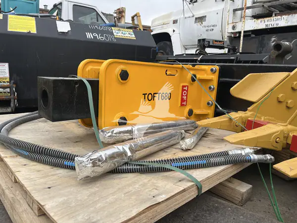 2025 Hammer/Breaker - Hydraulic TOFT 680 CA06062025CL