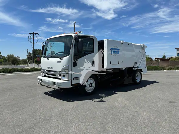 2025 ISUZU NQR CA07232025CL