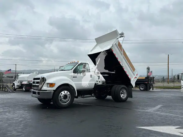 2005 FORD F650 SD CA02182026CL