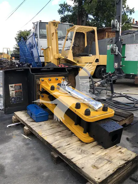 2026 Hammer/Breaker - Hydraulic HMB MODEL 700 CA03162020CL