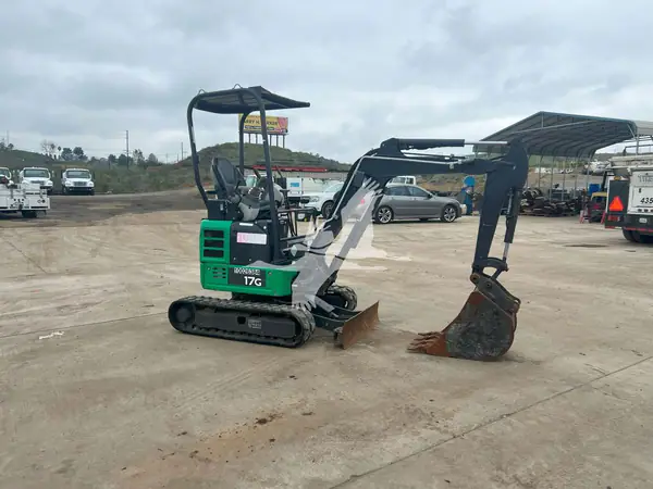 2018 DEERE 17G CA07302025CL