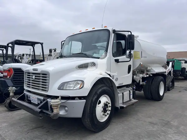 2017 FREIGHTLINER BUSINESS CLASS M2 106 CA05152026CL