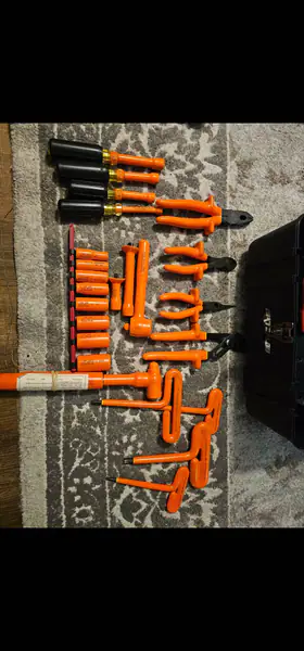 Oel high voltage insulated tool as SET