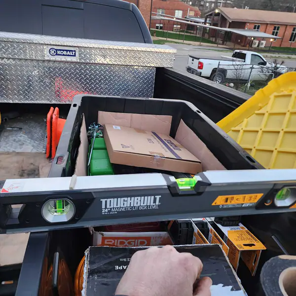 24" Box Level with magnetic and light