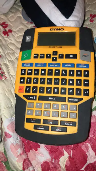Dymo rhino 4200 label maker