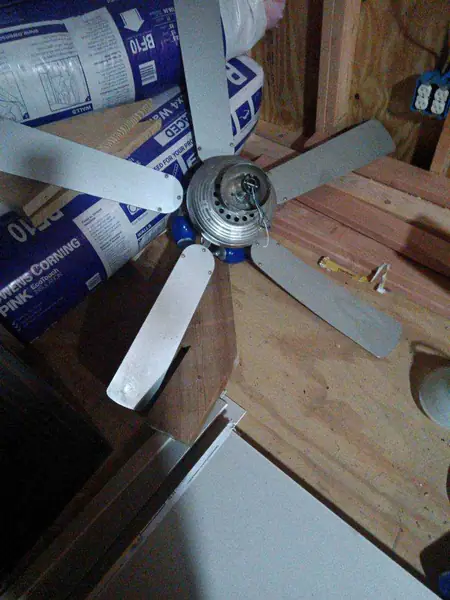 Ceiling fan 