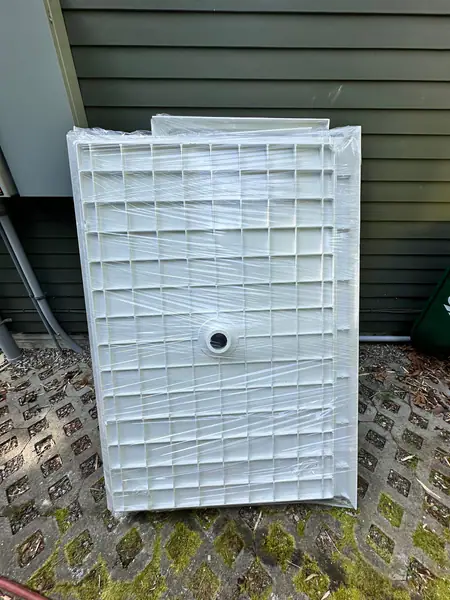 4 Brand New Dreamline Dreamstone Shower Pans 42x60 