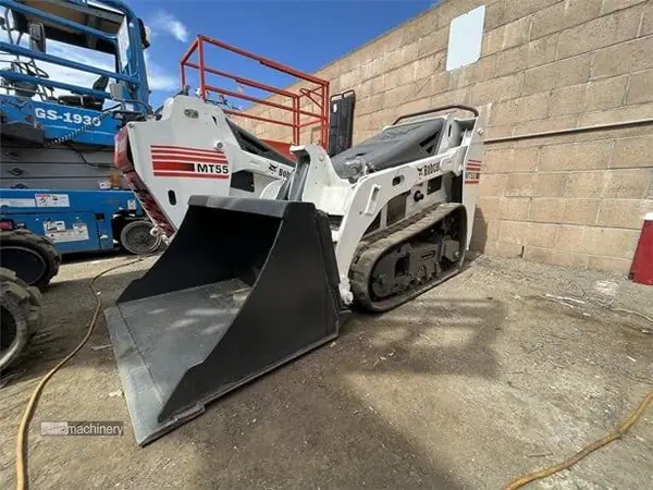 2005 BOBCAT MT52