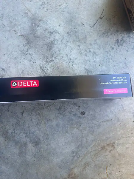 Delta chrome 24” towel bar 