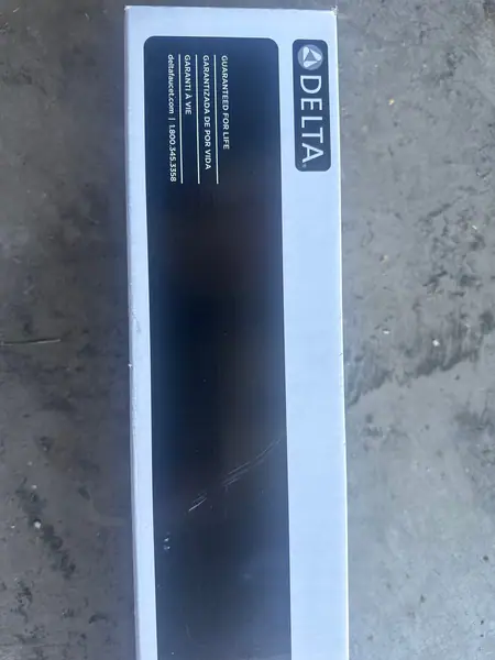 Delta 24” towel rack 