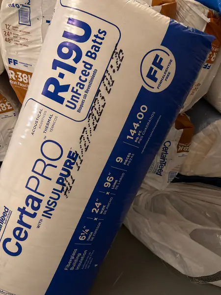 R-19 Unfaced fiberglass insulation - 24 inch wide -144 sqft per bag