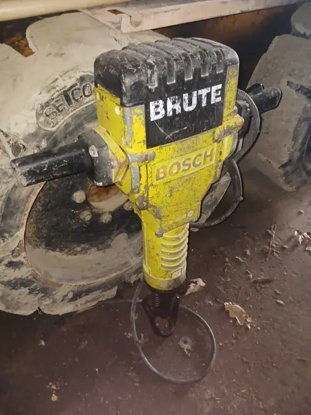 Bosch Brute Jack Hammer