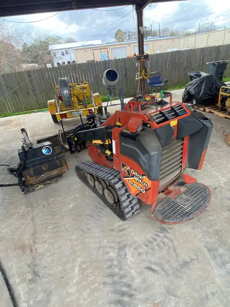 Ditch Witch SK850  w/4 attachments 