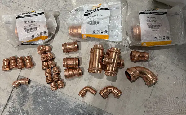 Copper pipe / Cast iron fittings