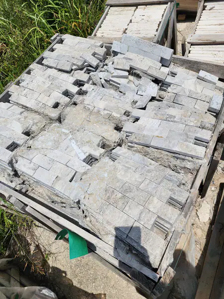 Stone on mesh squares