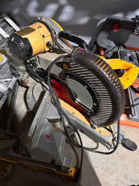 DEWALT Double Bevel Sliding Compound Miter Saw