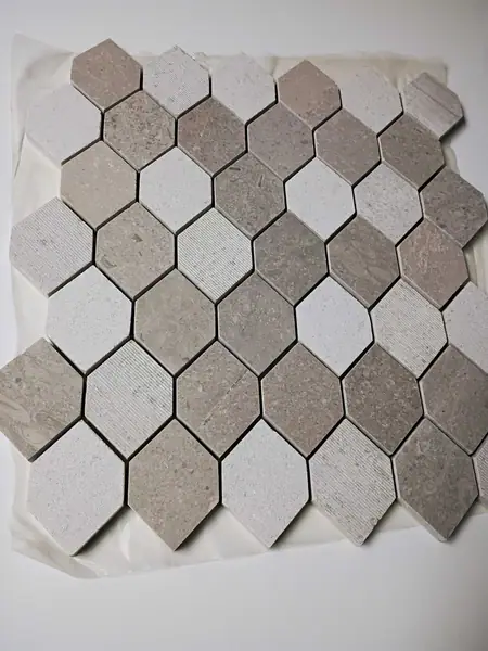Backsplash/Subway Tile/Doorknobs