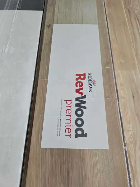 Brand new - Mohawk RevWood Premier in Fresh Spring Pecan