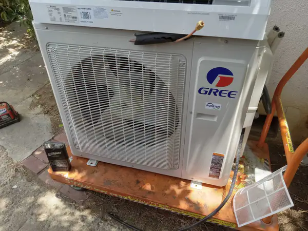 Gree a/c unit cooling and heating 