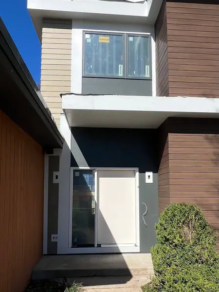 Brand new Custom Front Door with Sidelight

MANUFACTURER: THERMATRU
MODEL: S100 SMOOTH STAR
PRODUCT DESCRIPTION: FIBERGLASS RH INSWING W/SIDELIGHT