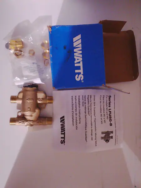 Thermostatic mixing valve,for under sink