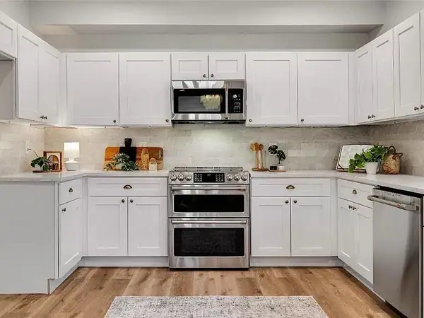 Cabinets 