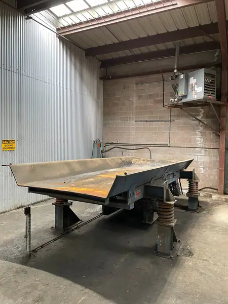 Carrier Vibrating Table 