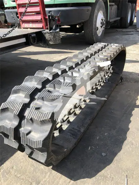 2026 Rubber Tracks SIZE 320 X 100 X37 CA04192020CL