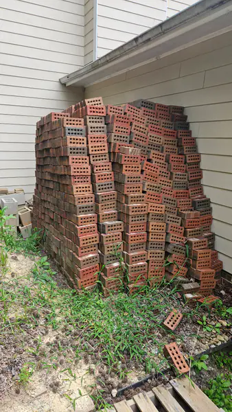 Brick (approx 3675 or 7 cubes)