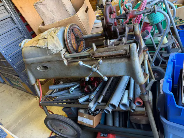RIDGID Model 500 Pipe Threading Machine with Heavy-Duty Cart & Accessories