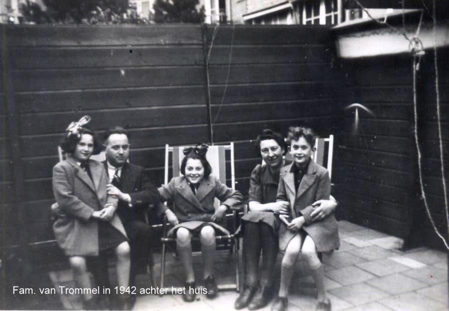 Vanaf links: Annie, vader Maurits, Jette, moeder