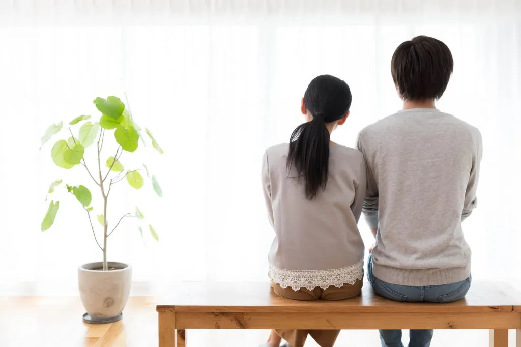 どこまで見せられる？夫との距離感や関係が重要