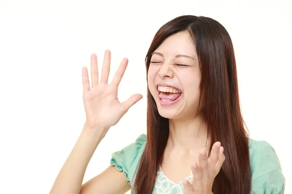 イライラしたらとりあえず笑ってみる