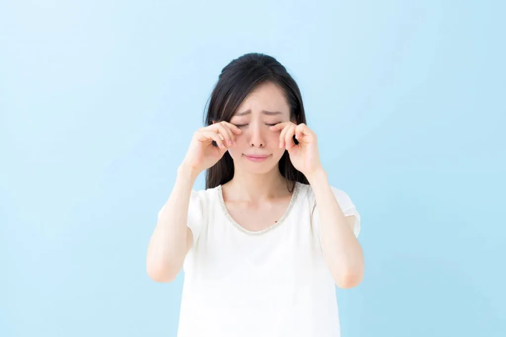 子どもと一緒に泣く