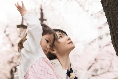 保育園・幼稚園の入園式って親はどんなの服装ならいい？おすすめのママスーツを紹介！