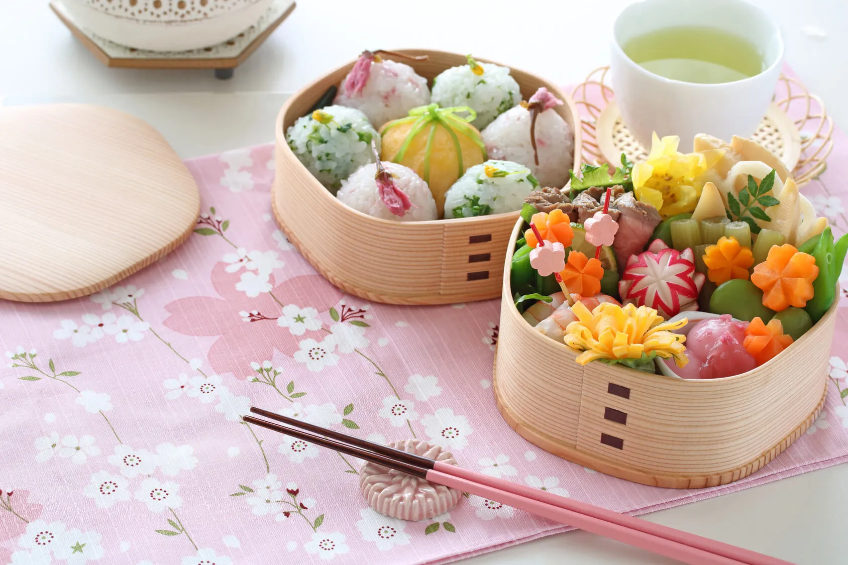 【2022】ネット通販で準備！おすすめの花見弁当＆お菓子をデリバリーしよう！