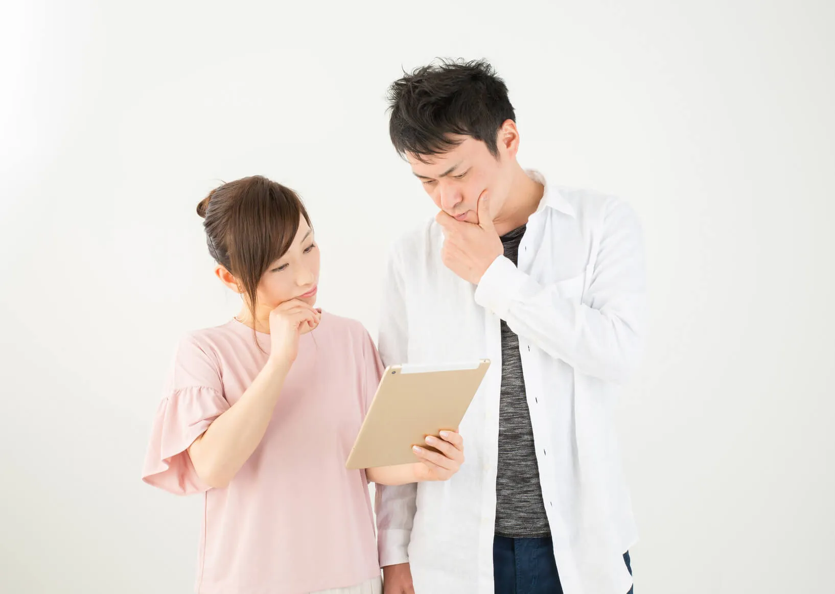 悩む夫婦